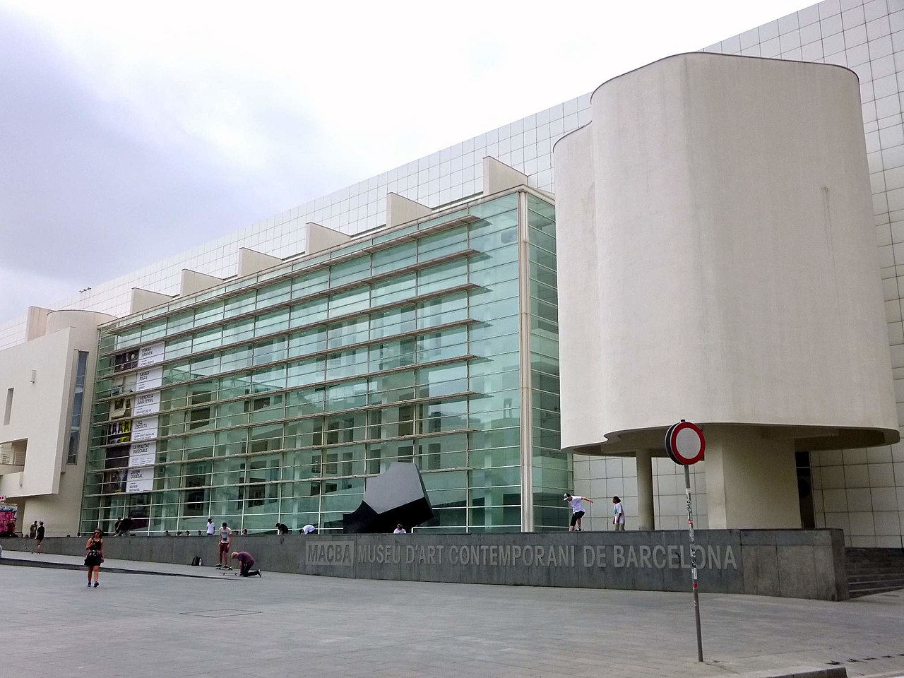 The Barcelona Museum of Contemporary Art (MACBA) will be one of the scenarios of the ISEA 22 symposium. Photo: Wikipedia
