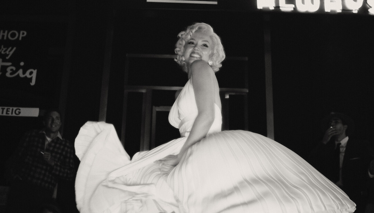 La actriz latina Ana de Armas se convertirá en Marilyn Monroe en la nueva biopic de la célebre modelo y cantante estadounidense. La película se estrenará en septiembre en Netflix. Foto: Netflix. 