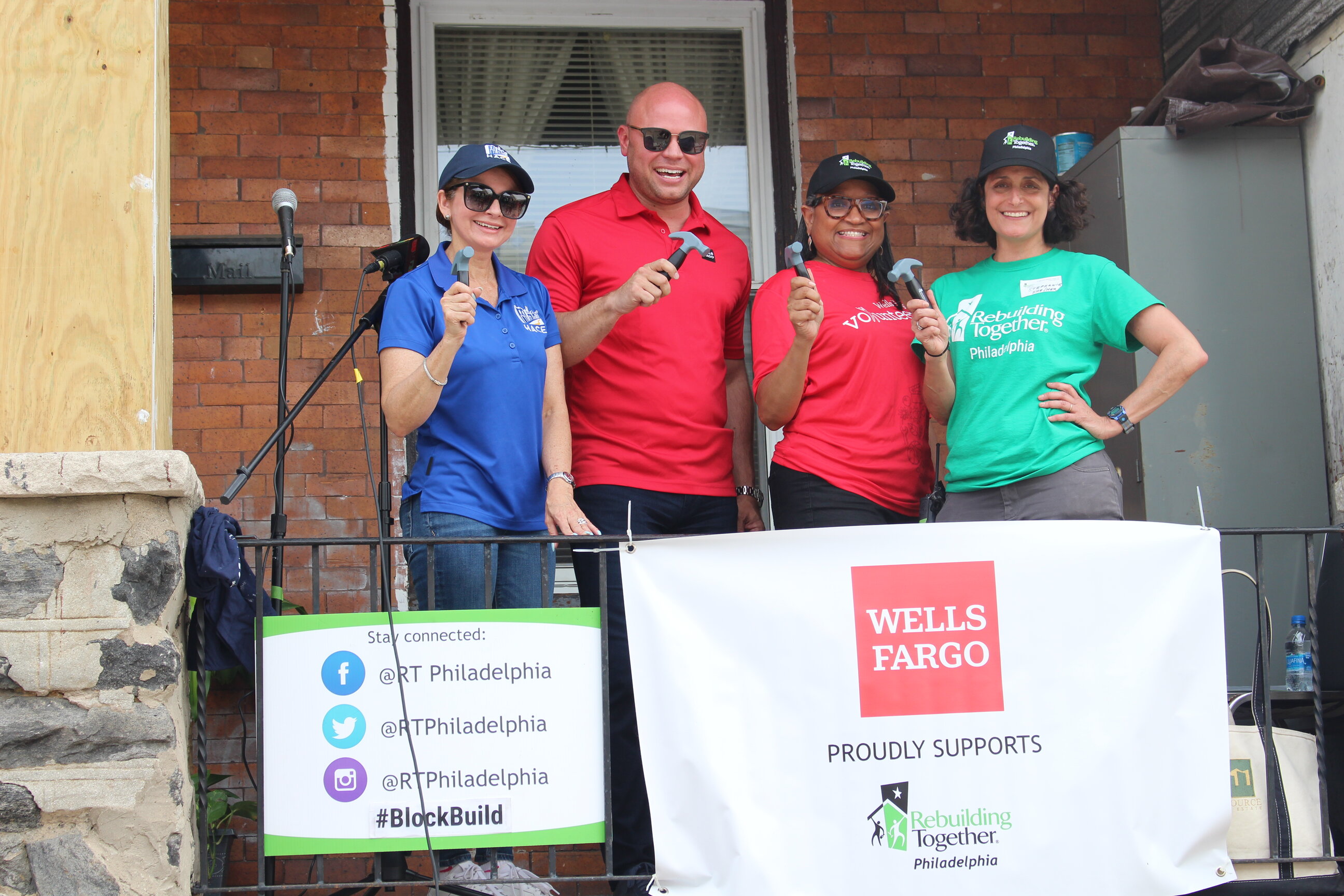 Wells Fargo and Rebuilding Together Philadelphia are partnering to repair homes in the region. Photo: Jensen Toussaint/AL DÍA News. 