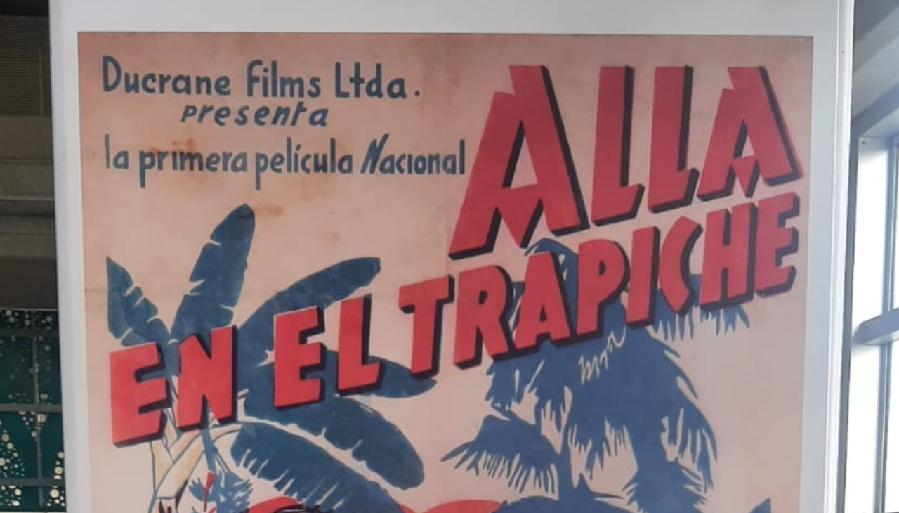 "Allá en el trapiche" es una de las películas más icónicas en Colombia. Su afiche hace parte de la exposición virtual y presencial. Foto: Fundación Patrimonio Fílmico 