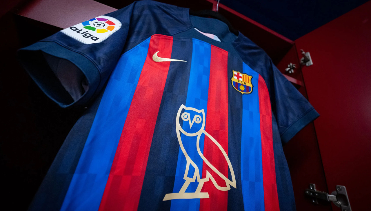 Special Drake edition Barcelona's shirt. 