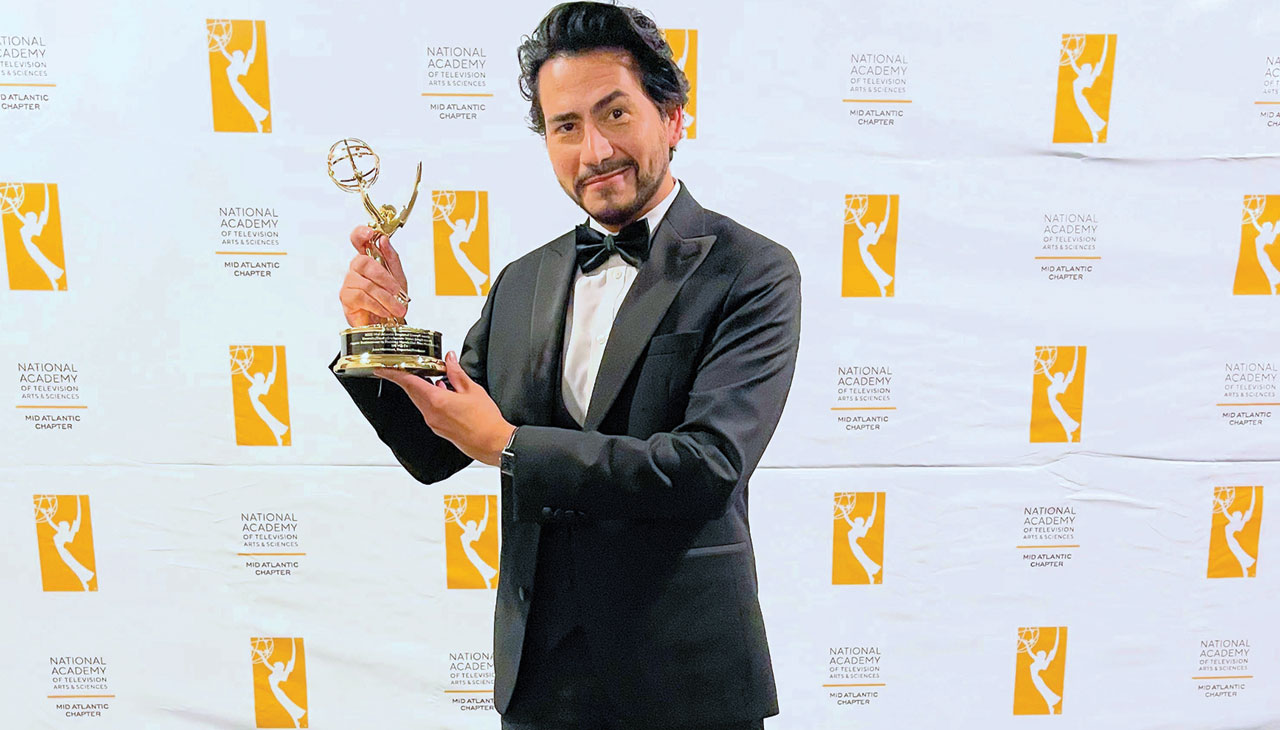 A report on the solidarity action of a Latino businessman in Reading, who hands out free meals in the community, led Colombian-born Jose Martínez to win the Mid-Atlantic Regional Emmy Awards. Photo: Courtesy of José Martínez.