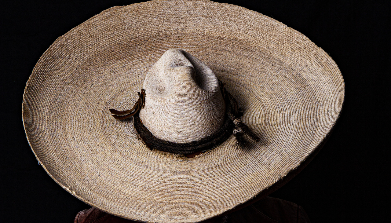 'El sombrero de Miguel López,' a picture by Juan Escobedo. 