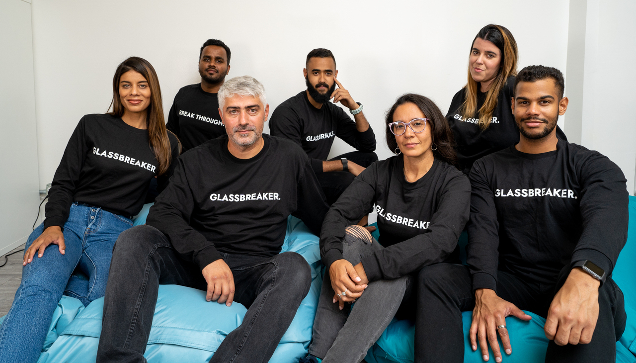 Paola Santana [first from left to right] with the team of GLASS Commerce. 