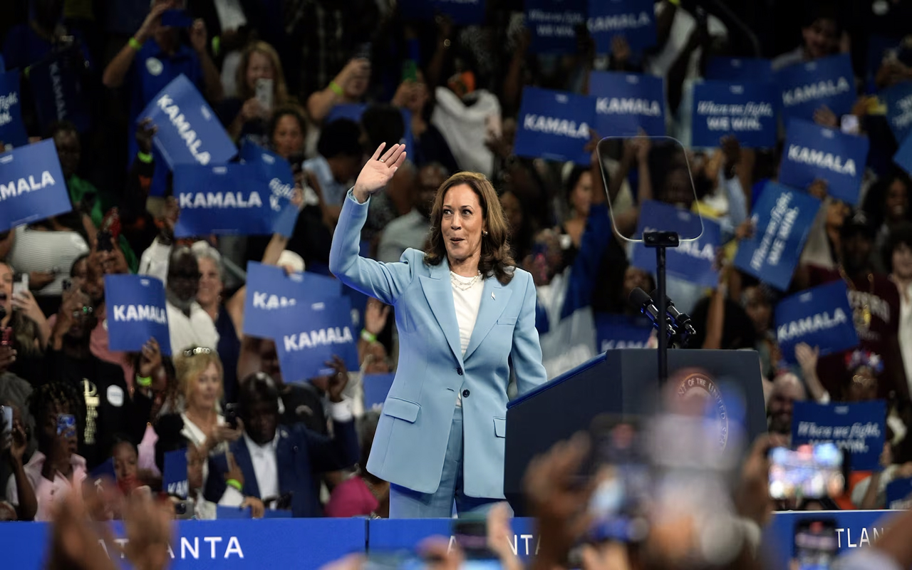 Vice President Kamala Harris during a campaign rally. JOHN BAZEMORE (AP)