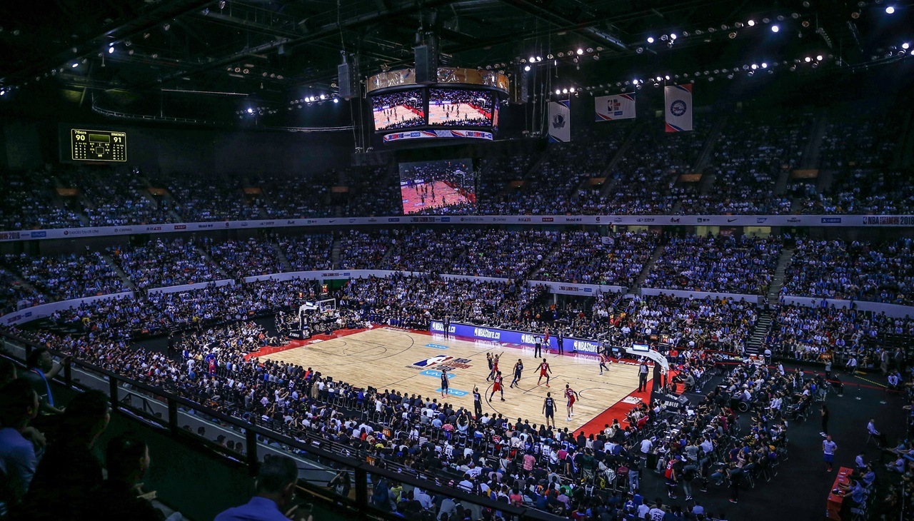 Los Sixers en la cancha. Foto AFP.