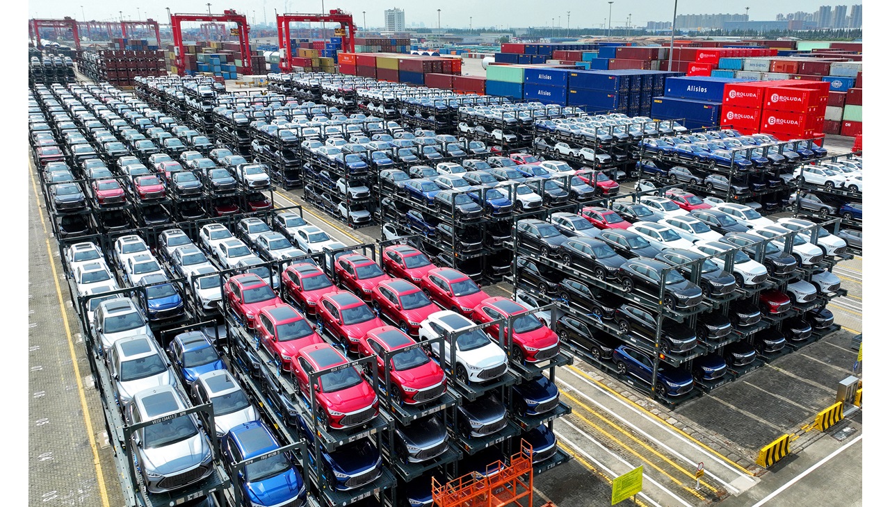 Inventario de carros en un puerto. Photo AFP