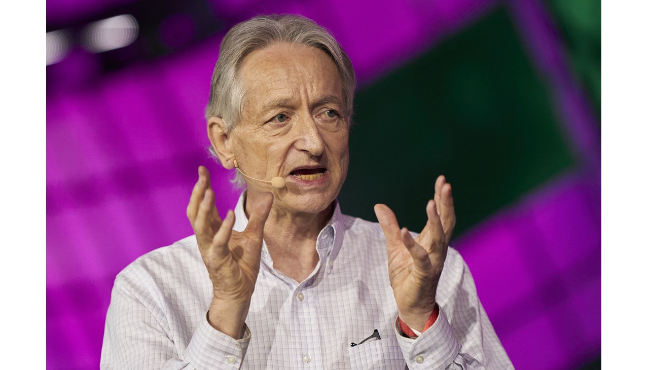 Geoffrey Hinton, psicólogo cognitivo e informático británico-canadiense, conocido como el "padrino de la IA". Foto de Geoff Robins / AFP