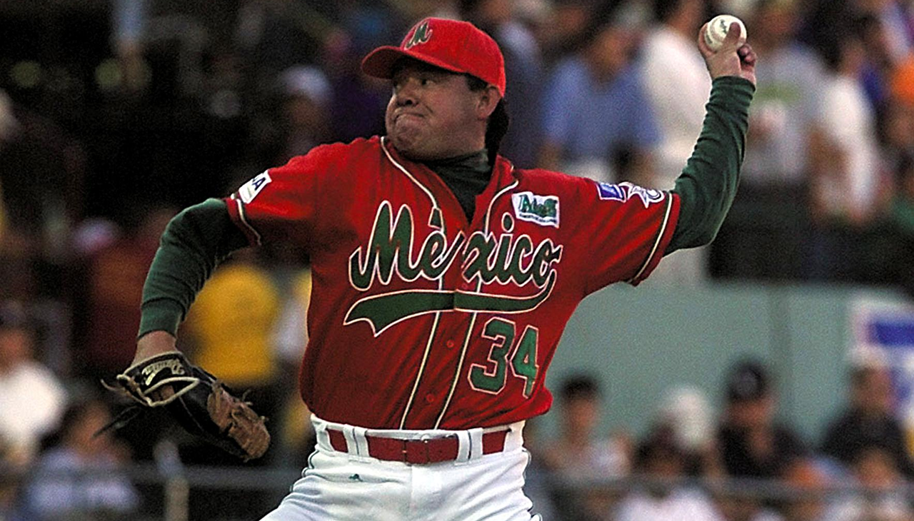 El lanzador Fernando Valenzuela, ex jugador de los Dodgers de Los Ángeles. R.I.P. (Foto de Omar TORRES / AFP)