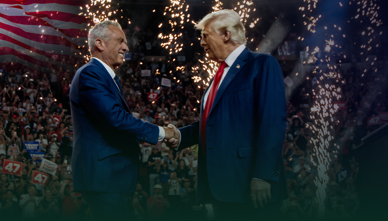 Robert Kennedy stood next to today's President Trump in the middle of the campaign (Photo taken from Robert Kennedy's website).