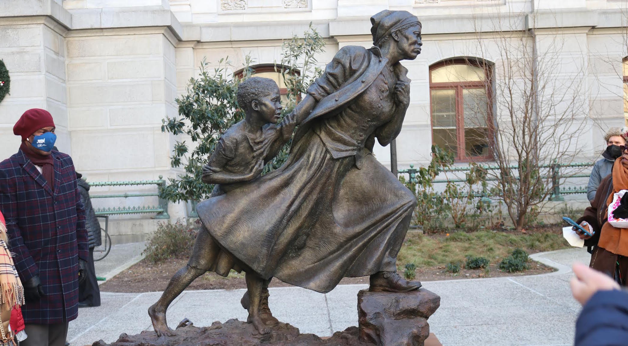 The Harriet Tubman statue will stay at City Hall until March 31, 2022. Photo: Brittany Valentine/AL DÍA News
