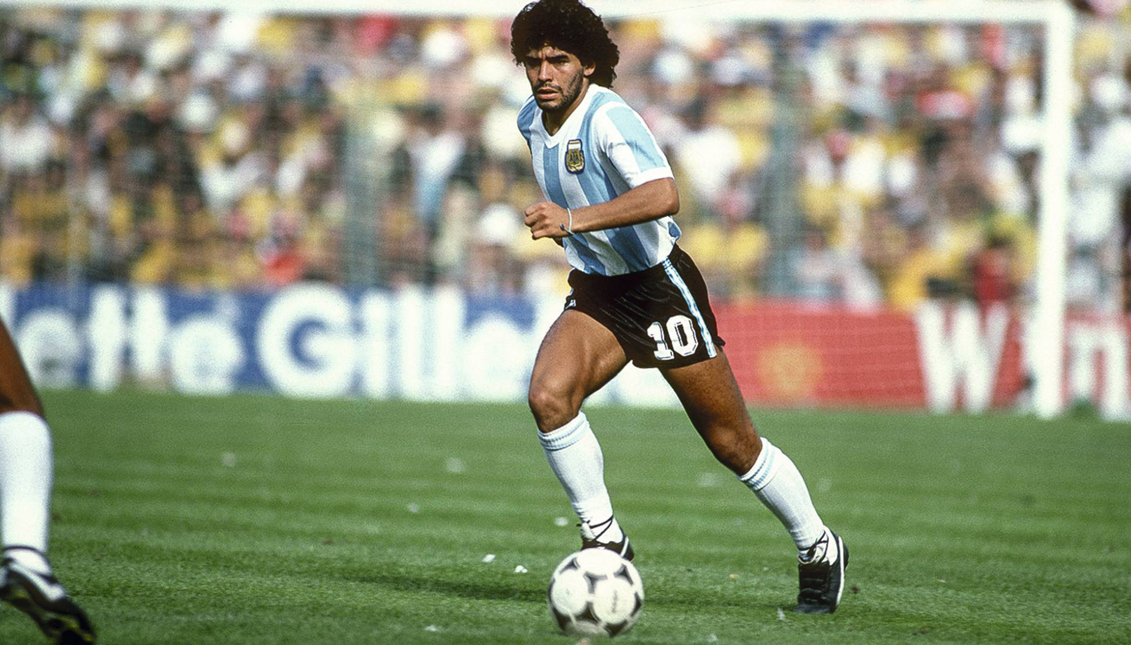 Diego Maradona is one of the best football players to ever touch the pitch. Photo: Getty Images.