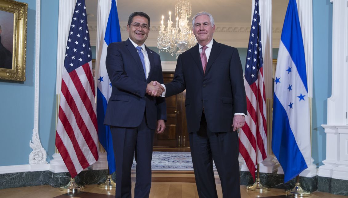 Honduran President Juan Orlando Hernandez on Tuesday met in Washington with US Secretary of State Rex Tillerson and various lawmakers. EPA/SHAWN THEW