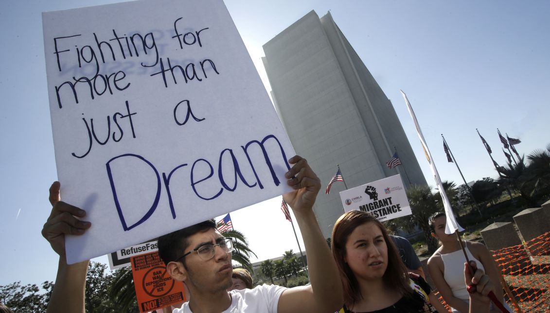 Protestas a favor de los DACA en Los Angeles, California, el pasado 3 de febrero. Foto: EFE/EPA/MIKE NELSON
