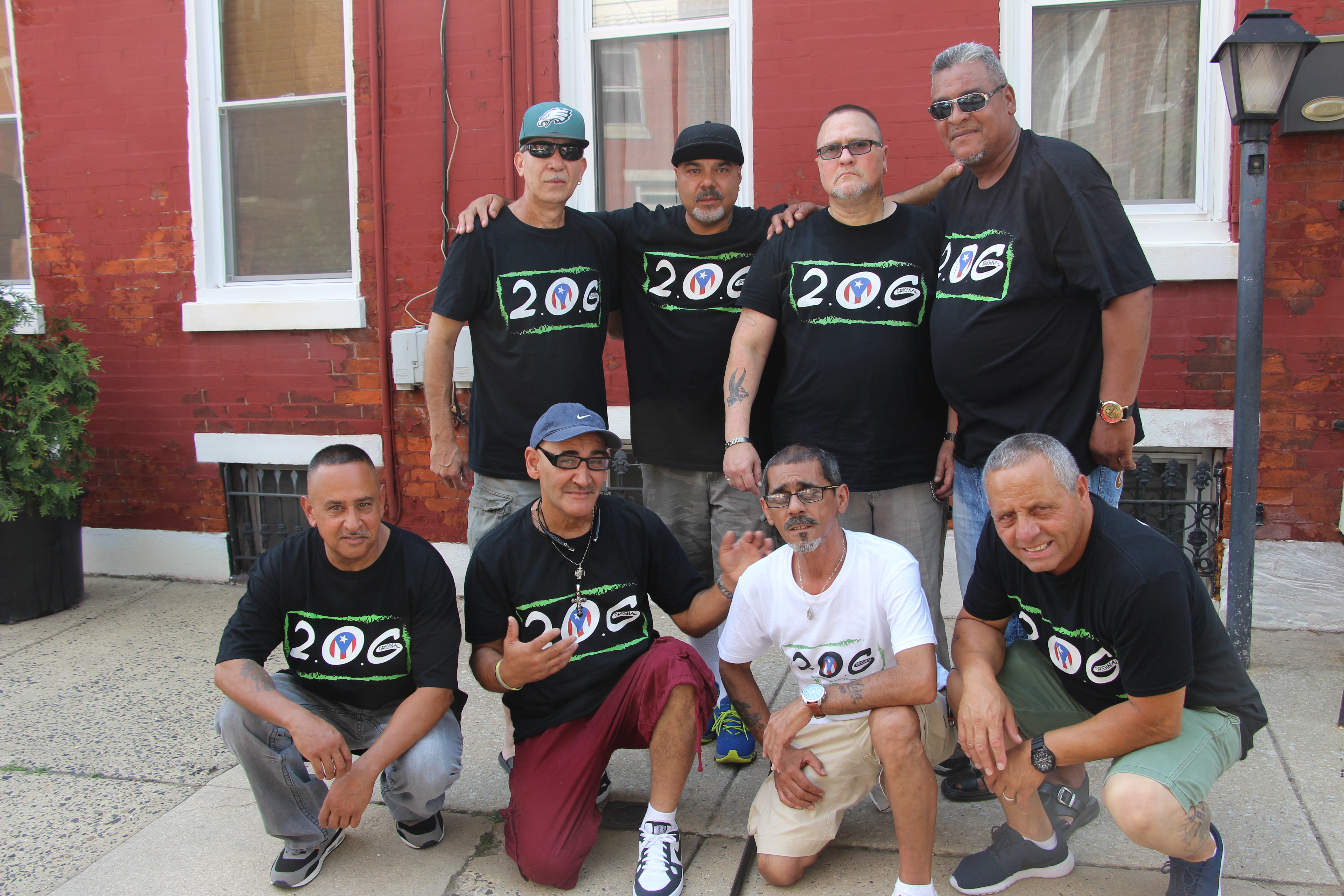 Miembros originales de la 20G (Izq. a der.): T-Bone, Hip, Sunshine, Rico. Imagen inferior (izq. a der.) : Gaucho, Crip, Nate y Bert.
 
 

