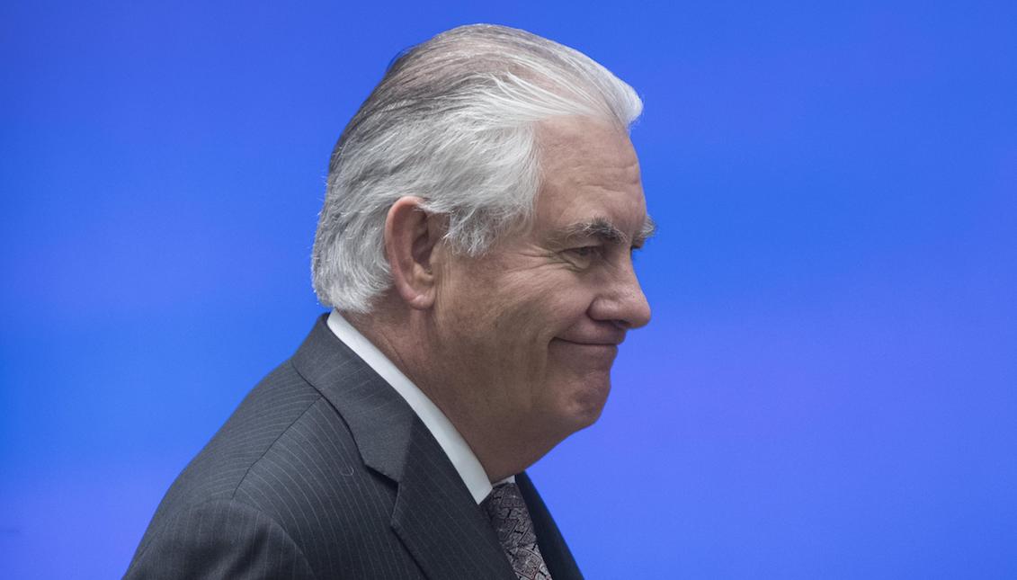 El secretario de Estado de Estados Unidos, Rex Tillerson (c), hoy miércoles 22 de marzo del 2017 en la Cumbre Ministerial de la Coalición Global contra el ISIS, llevada a cabo en el Departamento de Estado en Washington DC. EFE/MICHAEL REYNOLDS
