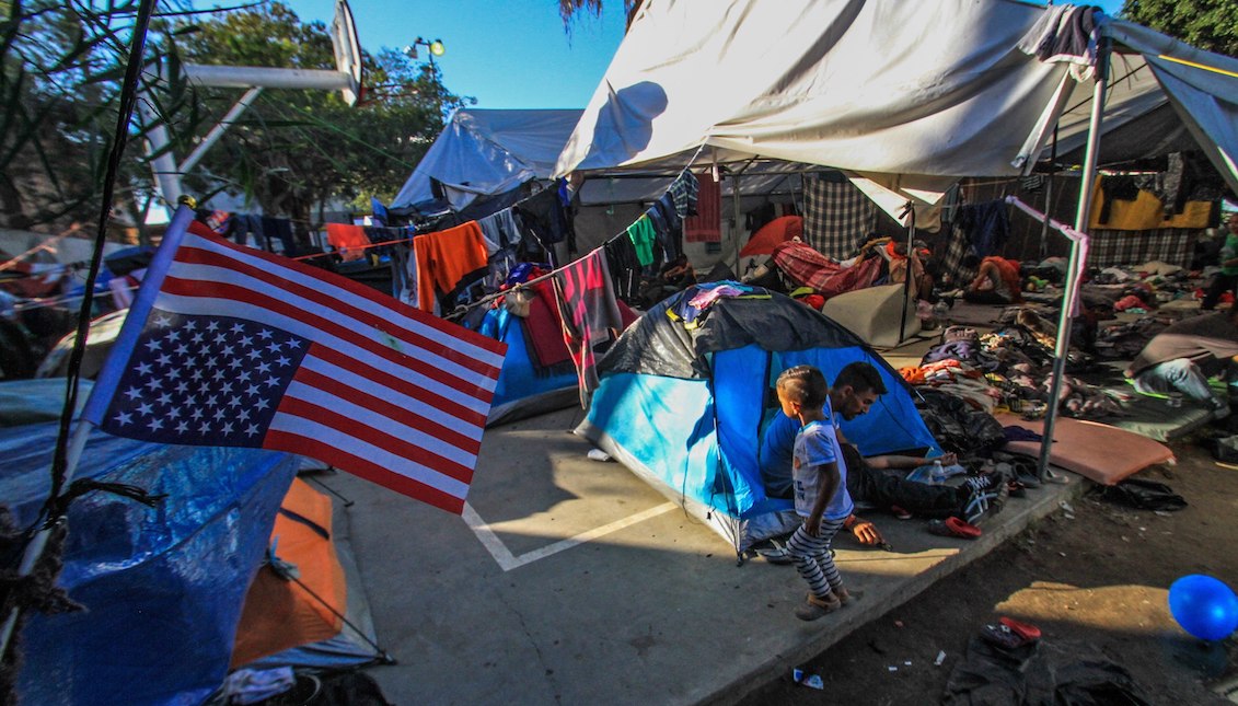 Members of the Central American migrant caravan remain on Monday, November 26, 2018, in a shelter in the city of Tijuana, in Baja California (Mexico). EFE/Joebeth Terriquez
