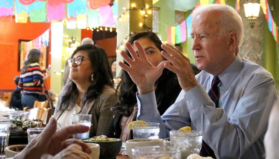 Los Angeles (USA), 20/12/2019.- The candidate for the Democratic candidacy for the presidential elections Joe Biden, Joe Biden, speaks during a lunch with Latino businessmen in a Mexican restaurant in Los Angeles, California (USA). EFE/Ana Milena Varón.