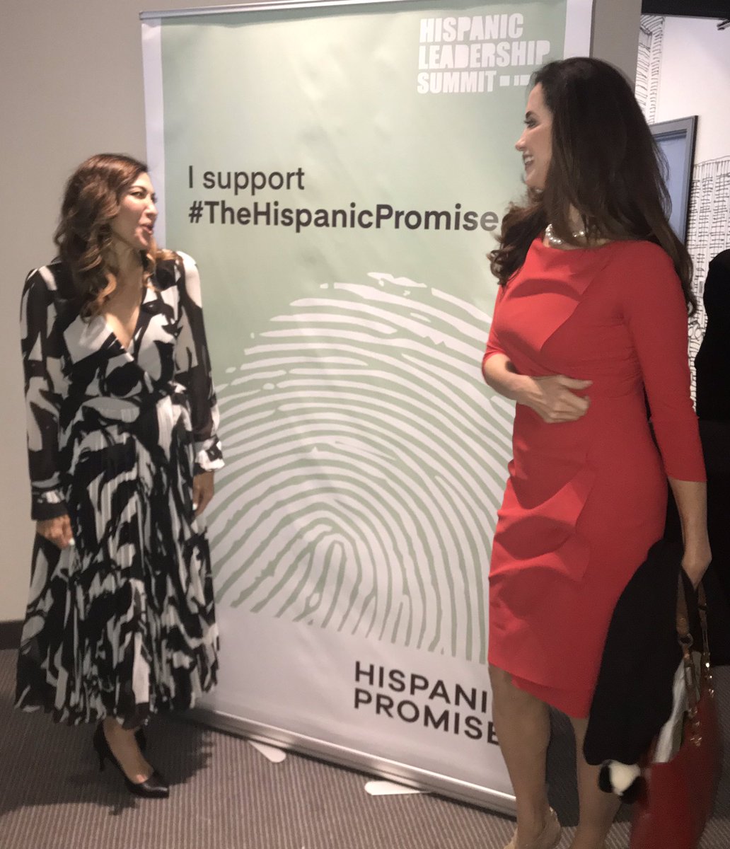 Stacie De Armas (left) speaking with Claudia Romo Edelman (right) at the Hispanic Leadership Summit. Photo Courtesy of The Hispanic Leadership Summit