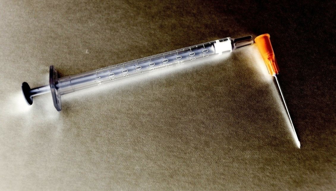 Tercera dosis de la vacuna Pfizer neutraliza la variante Ómicron. Foto: Pixabay