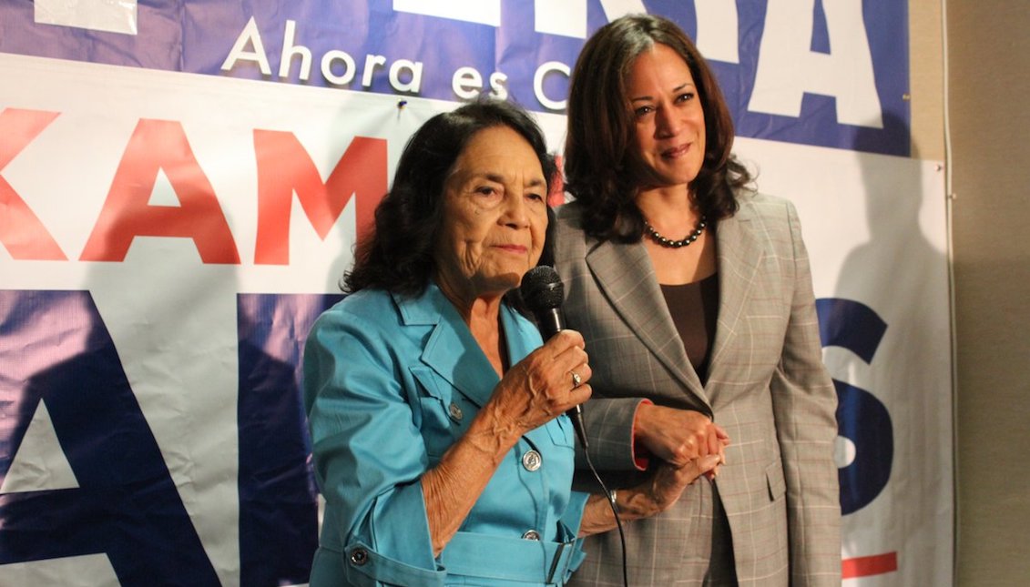 Senator Kamala Harris (D-CA) celebrates with activist Dolores Huerta during Hispanic Heritage Month. Sep. 2017. Source: Twitter.