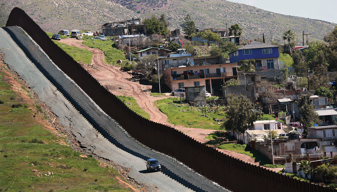 EL DEPARTAMENTO DE Seguridad Nacional está construyendo 12.5 millas de muro fronterizo secundario como parte de la Orden Ejecutiva de Mejoras de Seguridad Fronteriza y Aplicación de la Ley de Inmigración de Presient Donald Trump para construir una nueva cerca a lo largo de la Frontera Sur. Foto: Sandy Huffaker/Getty Images