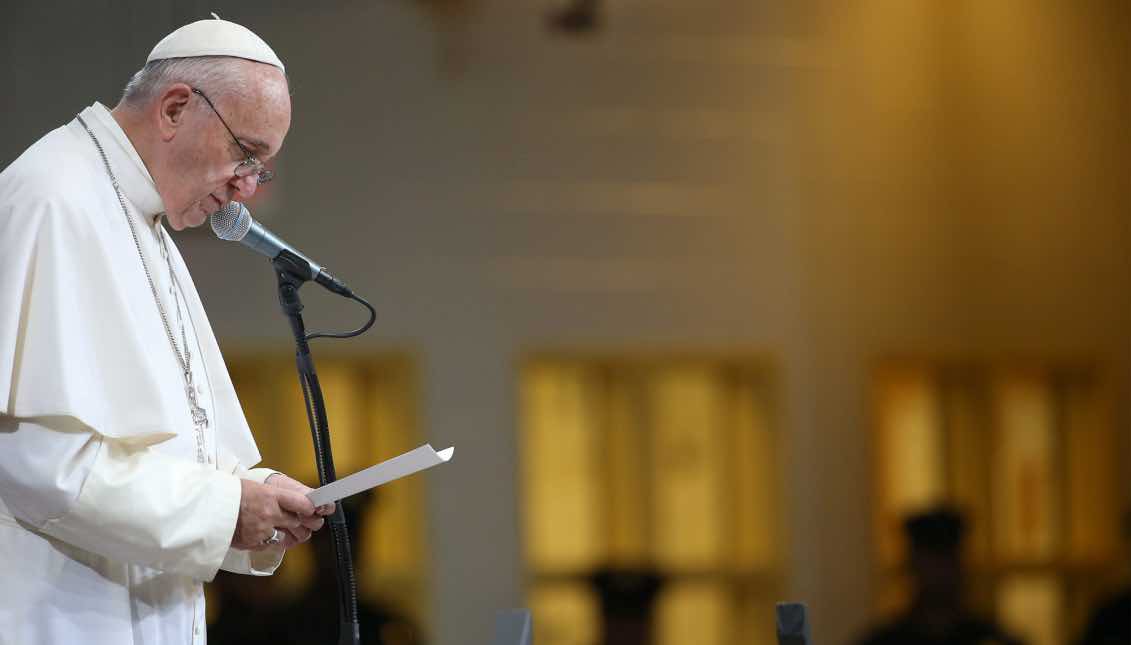 El papa se reunió con víctimas de abuso sexual en su último día en Filadelfia