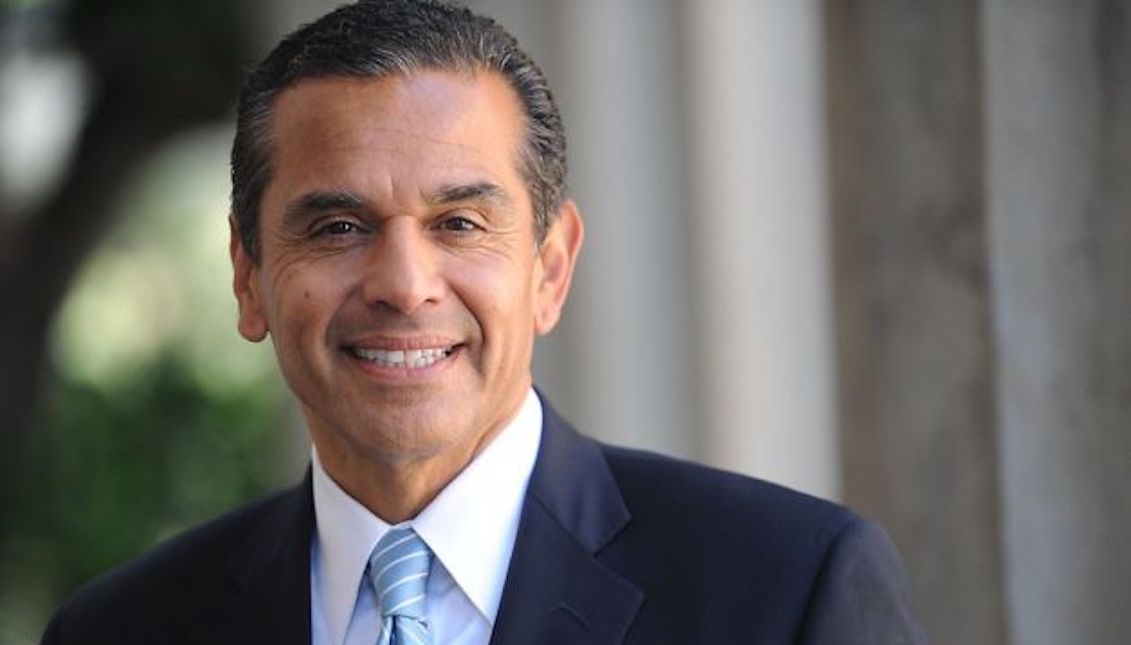 Ex alcalde de Los Ángeles, y actual candidato a la gobernación del estado, Antonio Villaraigosa es el ejemplo del "Poder Latino". Fuente: https://lasentinel.net