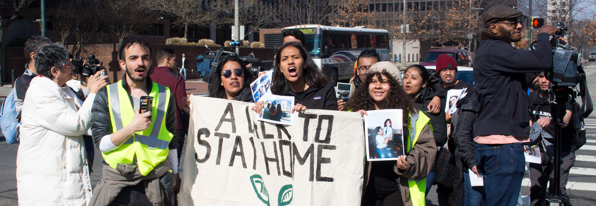 11 immigrant youth and activists held a rally at the Liberty Bell in Philadelphia on Feb. 20. The activists are walking 250 miles from New York City to Washington, D.C. to raise awareness and call on Congress to pass a clean Dream Act. Photo: Emily Neil / AL DÍA News