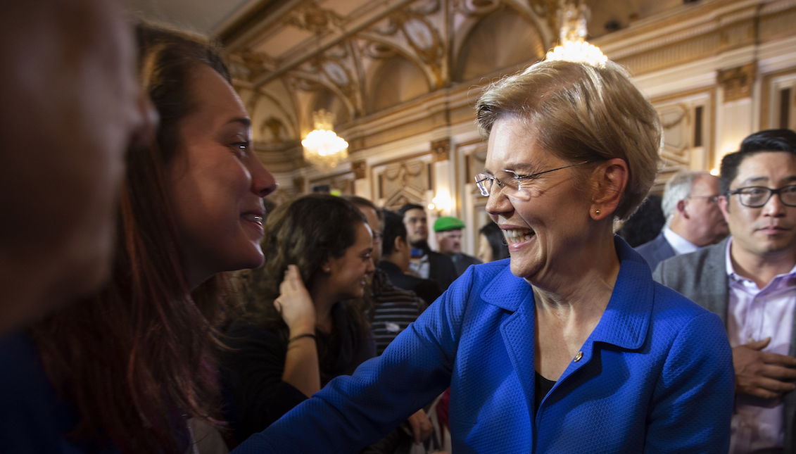 U.S. Senator Elizabeth Warren greets her supporters after her victory speech at the Massachusetts Democrats' Night Elections Rally at the Fairmont Hotel in Boston, Massachusetts, on November 6, 2018 (Reissued on December 31, 2018). EFE
