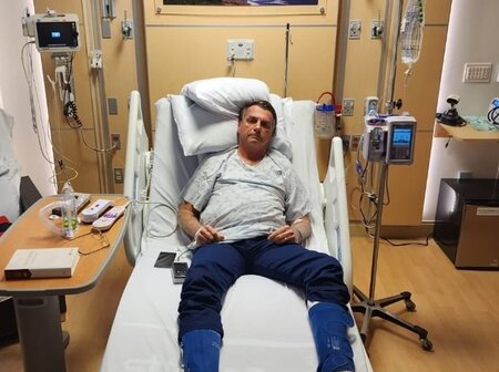 Jair Bolsonaro in a hospital bed in Orlando, Florida. Photo: @jairbolsonaro.